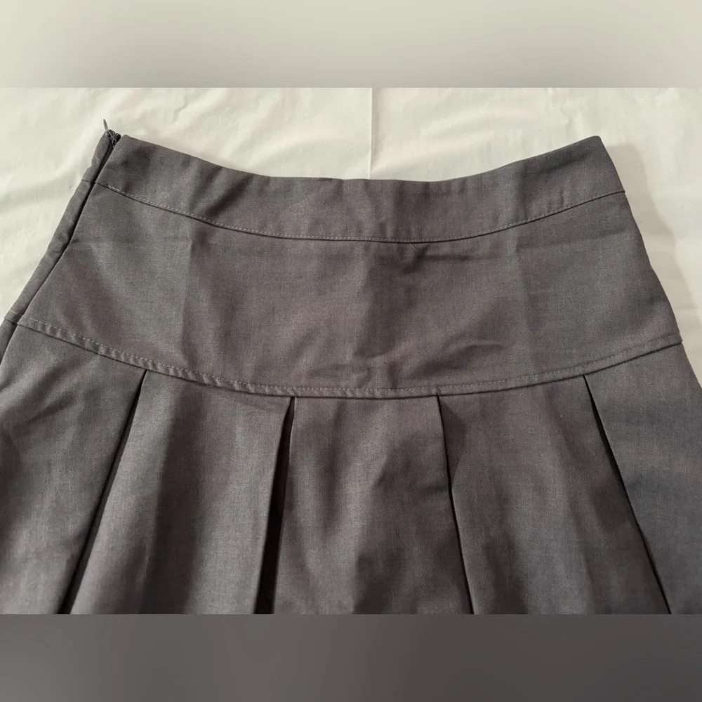 Classic Gray Pleated Skirt - Picture 3 of 13